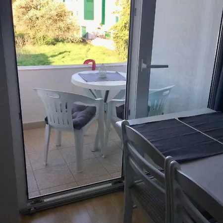 شقة Dakovic